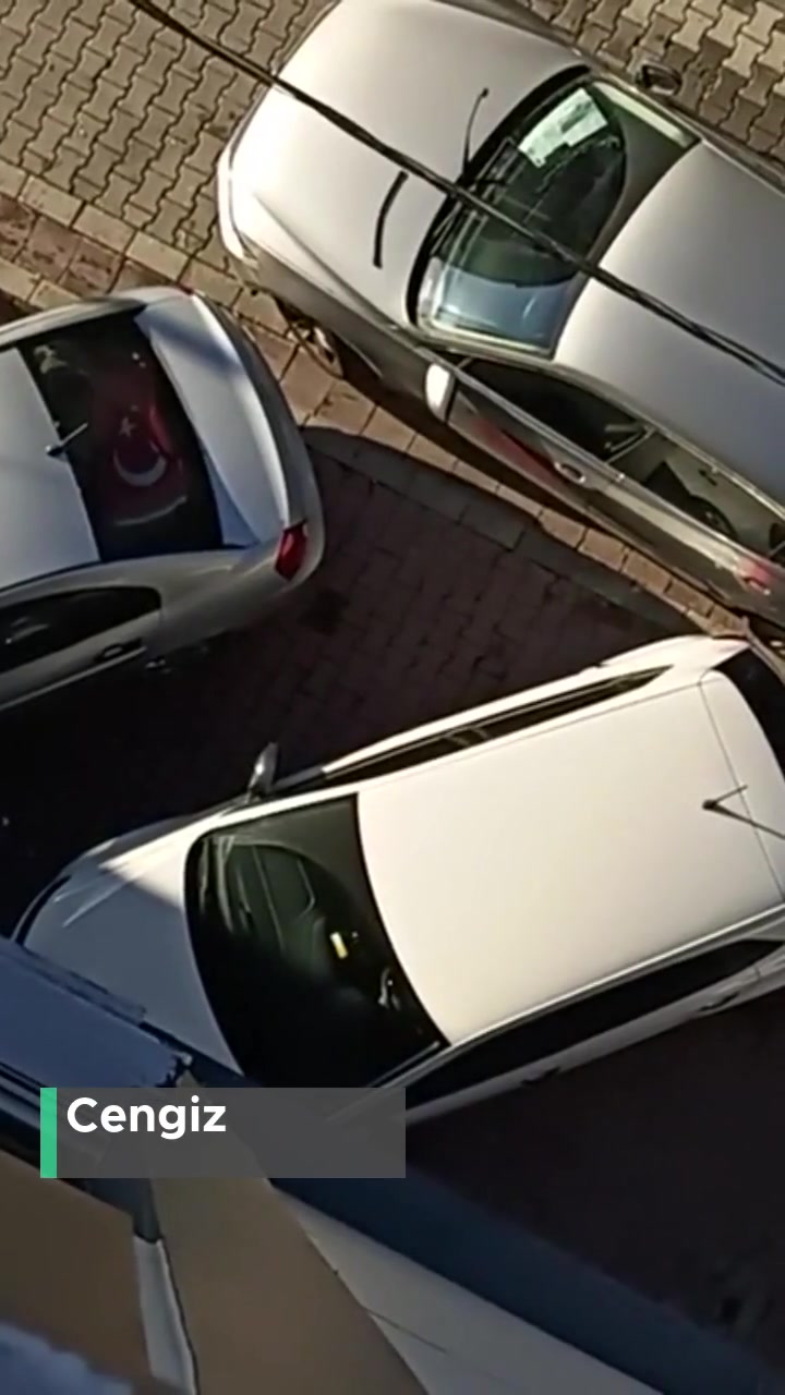 Emniyet Genel Müdürlüğü Arabanın Arkasına Park Etmiş! videonun kapak resmi