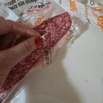 Köfteci Yusuf'tan Gelen Sipariş Yağ İçinde Ve Kağıda Yapışmıştı