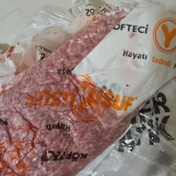 Köfteci Yusuf'tan Gelen Sipariş Yağ İçinde Ve Kağıda Yapışmıştı