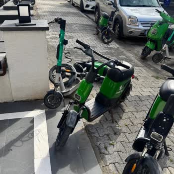 Martı Scooter Ve Motosikletlerin Gelişi Güzel Parkı Yaşamı Zorlaştırıyor