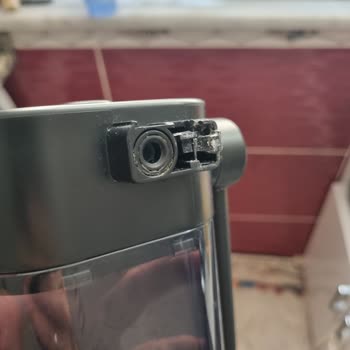 Arçelik Barista EM 3353 Süt Köpürtme Haznesi Kırıldı