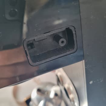 Arçelik Barista EM 3353 Süt Köpürtme Haznesi Kırıldı