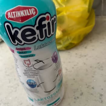 Tarihi Geçmemiş Kefir Patladı Ve Her Yeri Kirletti
