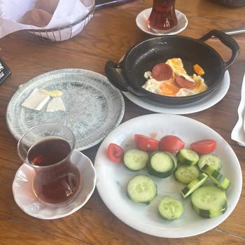 Kahvaltı Deneyiminde Hayal Kırıklığı Ve Yetersiz Hizmet