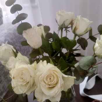 Anneler Günü'nde Hayal Kırıklığı: Solmuş Ve Özensiz Çiçek Teslimatı