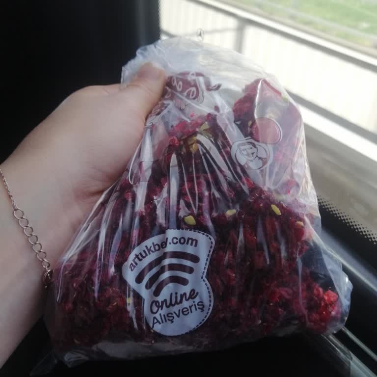 Lokum Kutusu İçin Ekstra Ücret Alınması Ve Çalışanların İlgisiz Tavrı