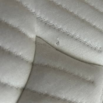 3 Ayda Yatakta Oluşan Küçük Deliklere Çözüm Bekliyorum