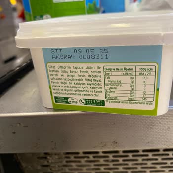 Happy Centerda Tarihi Geçmiş Ürün Ve İlgisiz Çalışanlar