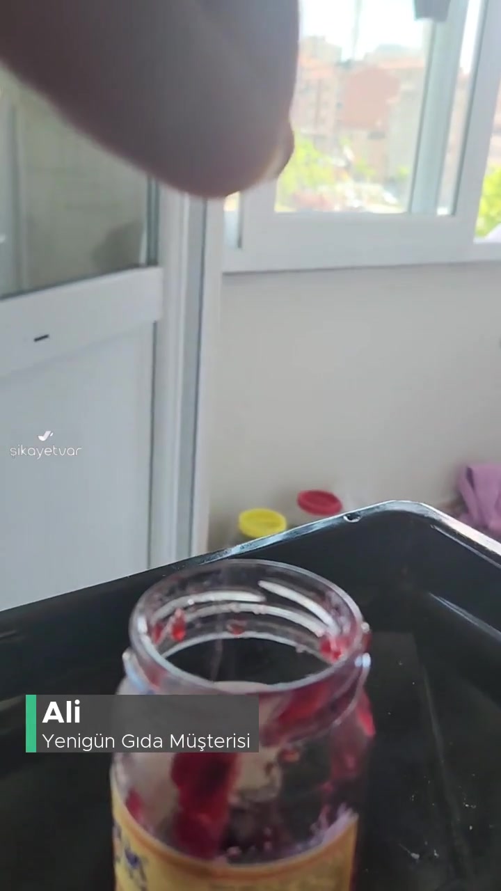 Yenigün 4 Meyve Reçeli Saç Teli Midir Kıl Misina Mıdır Nedir Bir Şey Çıktı! videonun kapak resmi