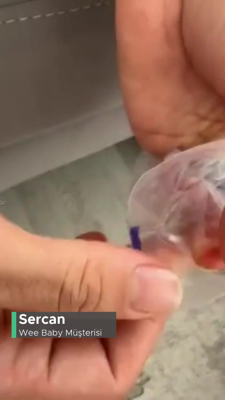 Wee Baby Delik Süt Saklama Poşeti videonun kapak resmi
