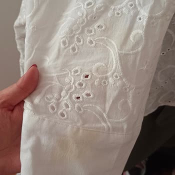 Aldığım Parfüm Hem Leke Bıraktı Hem De Kalıcı Değil!