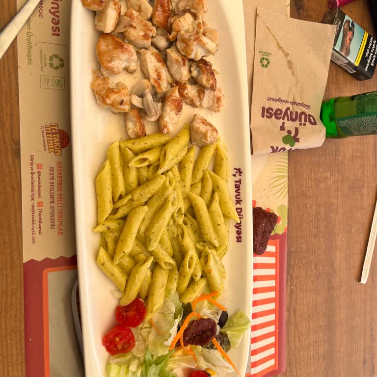 Edremit Novada Şubesinde Kötü Hizmet Ve Kalitesiz Yemek Deneyimi