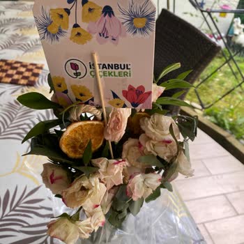 Siparişimde Solmuş Ve Bakımsız Çiçekler Gönderildi, Büyük Hayal Kırıklığı Yaşadım