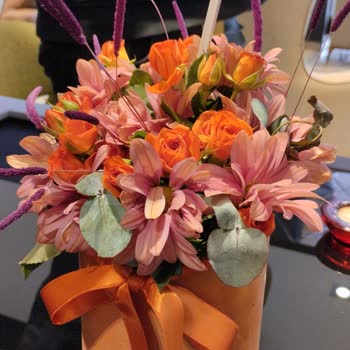 Anneler Günü'nde Kurumuş Ve Solgun Çiçek Gönderildi