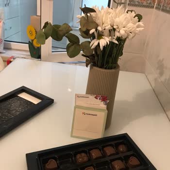 Anneler Günü Siparişimde Çiçek Ve Çikolata Sorunları Yaşadım