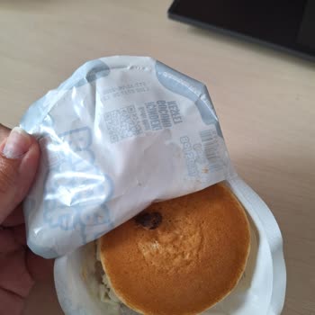 Eti Süt Burger'de Yabancı Madde İle Karşılaştım