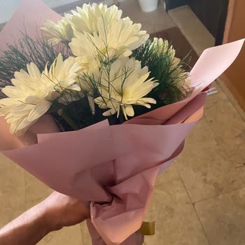 Yanlış Renk Ve Ambalajda Çiçek Teslimatı Anneler Günü'nde Hayal Kırıklığı Yarattı