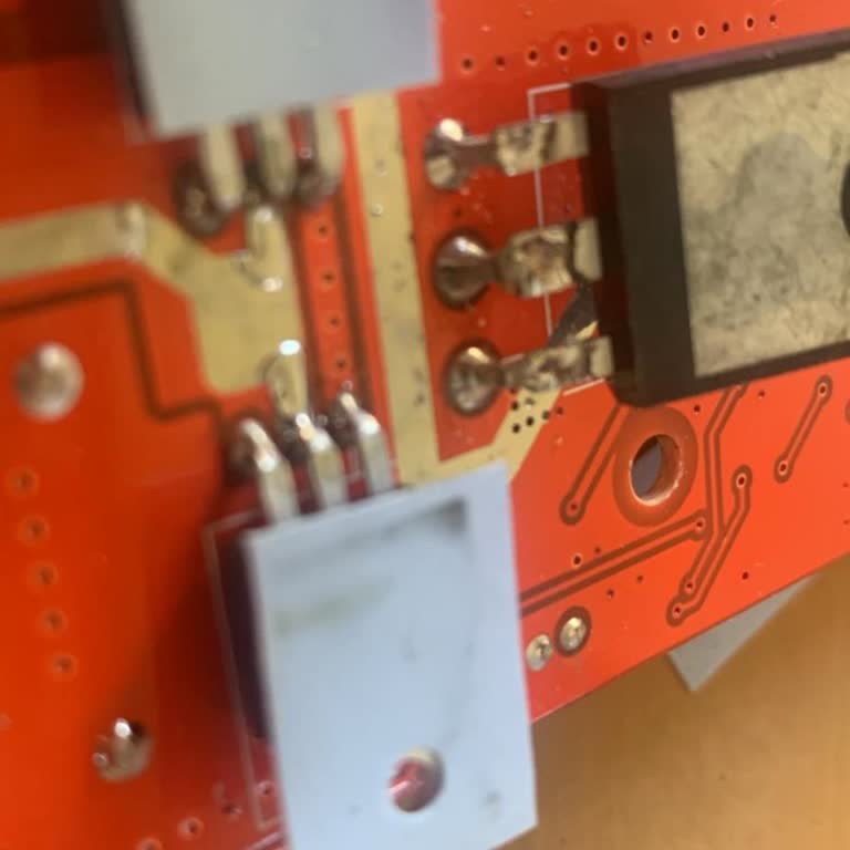 Satın Aldığım Voltaj Yükseltici İkinci El Parçalarla Onarılmış Ve Kısa Sürede Bozuldu