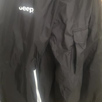 Yeni Alınan Jeep Rüzgarlıkta Yazıların Deforme Olması Hayal Kırıklığı Yarattı
