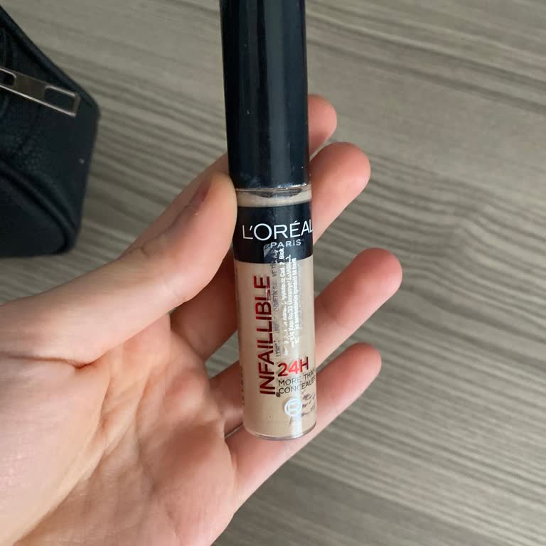 Loreal Kapatıcı Göz Altımda Hemen Akıyor Ve Makyajımı Bozuyor