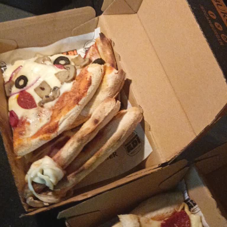 Ercan Burger'de Kötü Hizmet Ve Lezzetsiz Yemek Deneyimi