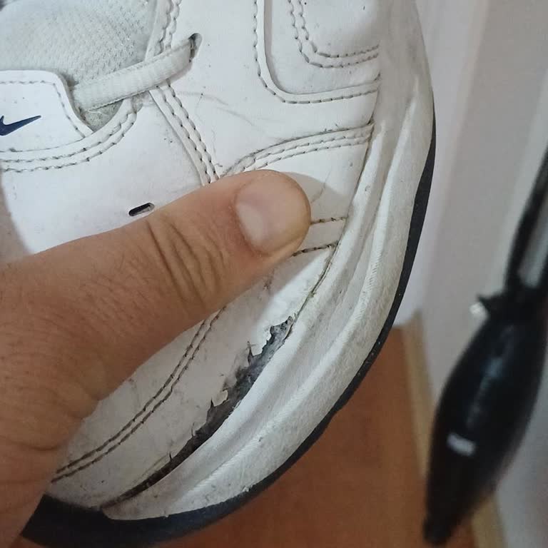 Aldığım Nike Ayakkabı Kısa Sürede Patladı, Mağduriyetimin Giderilmesini İstiyorum