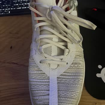 Nike Ayakkabımın Garanti Kapsamında Sökülme Sorunu Çözülmedi, Mağaza Yardımcı Olmadı