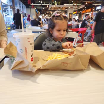 Chocolabs Şubesinde Dışarıdan Yemek Getirdiğimiz İçin Uğradığımız Olumsuz Muamele