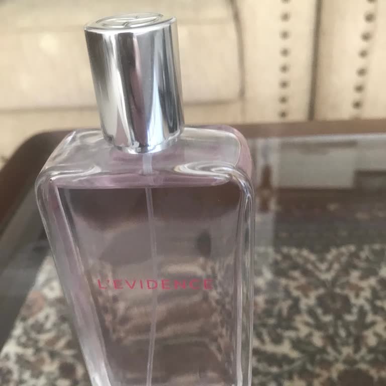 Yves Rocher'den Aldığım Parfümün Kokusu Hiç Kalıcı Değil Ve Değişim Yapılmadı