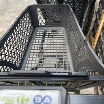 Carrefour SA Ziverbey Mağazasında Temizlik ve Düzen Eksikliği Alışverişi Zorlaştırıyor