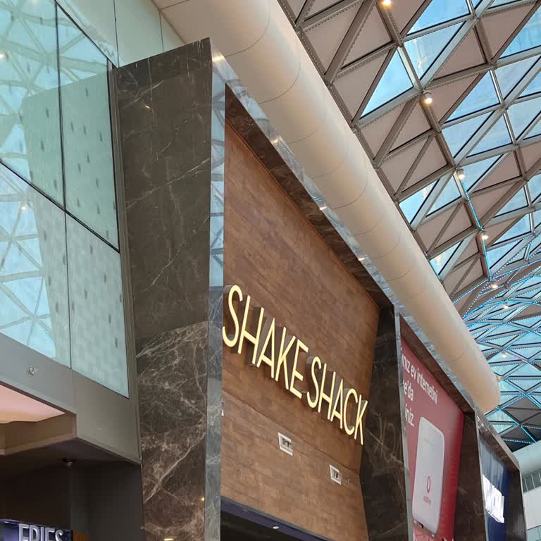 Shake Shack'te İlgisiz Ve Yetersiz Hizmet Deneyimi