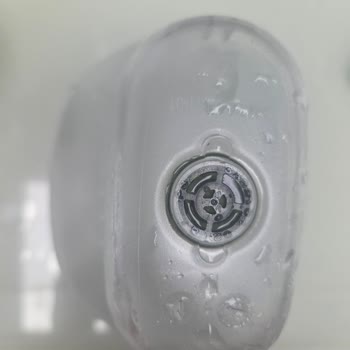 Brita Sürahinin Alt Kısmında Temizlenmeyen Yosunlanma Sorunu