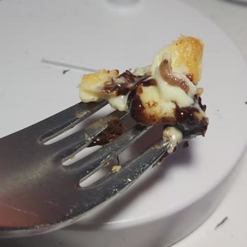 Milka Beyaz Çikolatada Solucan Şoku Hijyen Endişesi