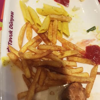 Patateslerin Aşırı Yağlı Ve Yanmış Gelmesi İle İlgili Memnuniyetsizlik