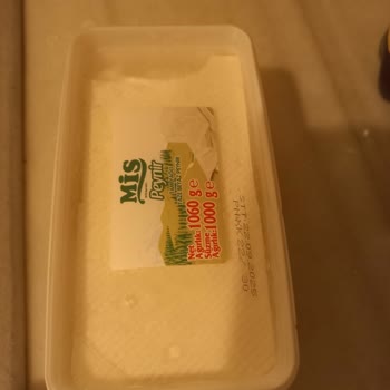 Süresi Geçmemiş Peynir Bozuk Ve Kutusu Şişmiş Geldi