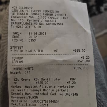 Anneler Günü Pastası Kremadan İbaretti Kek Yoktu