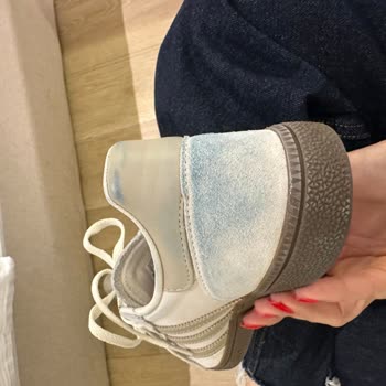 Yeni Alınan Pantolonun Boyası Hem Kıyafetimi Hem Ayakkabımı Mahvetti!