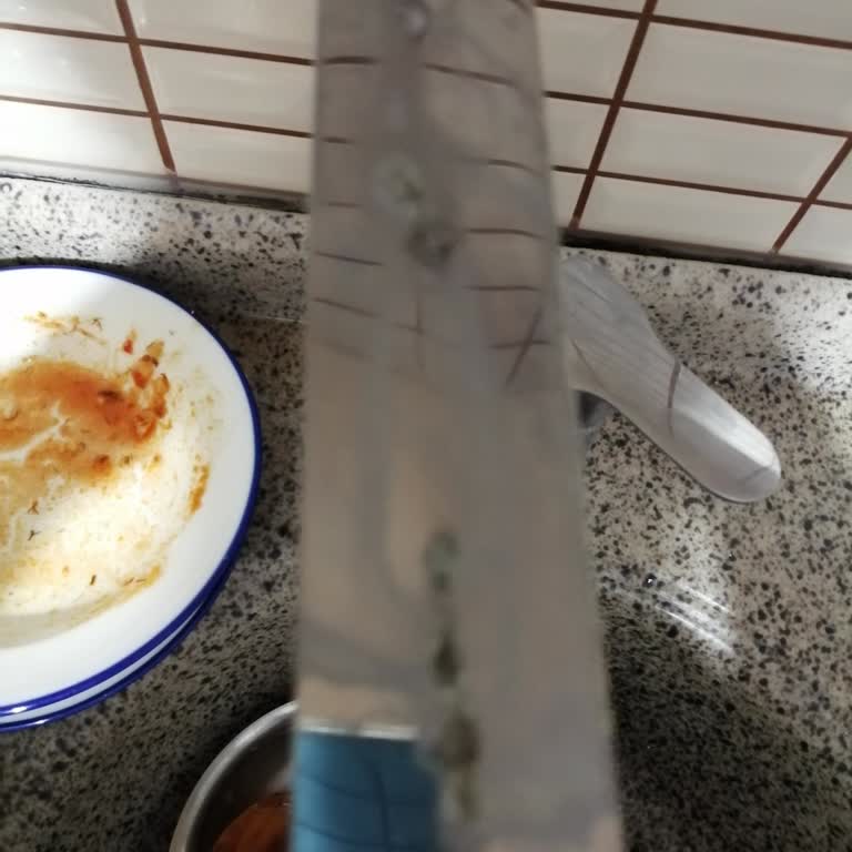 ECA Star Evye Bataryasında Kendiliğinden Delik Oluştu, Su Fışkırıyor