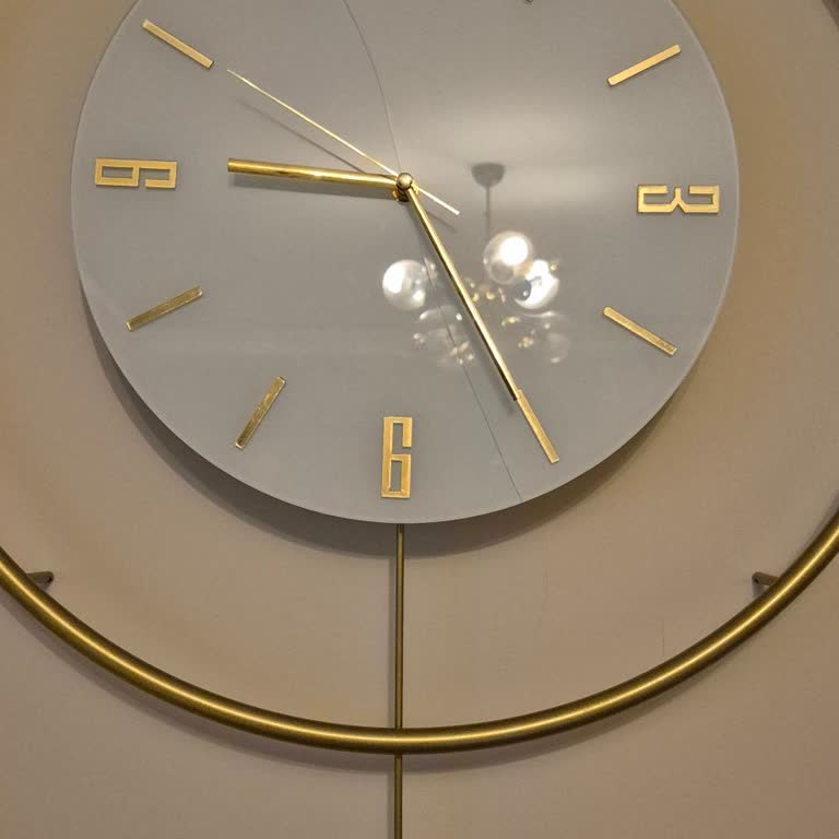 Aldığım Saatin Camı Kısa Sürede Çatladı İlgilenilmedi