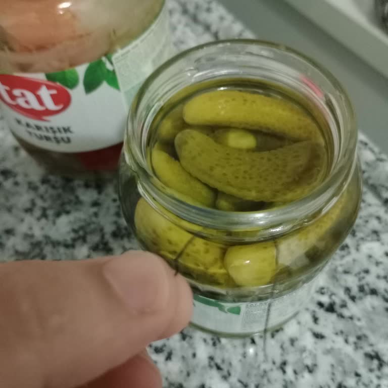 Tat Turşu Ürününde Yabancı Madde Şoku