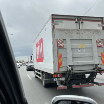 BİM Lojistik Aracının Tehlikeli Trafik Davranışları
