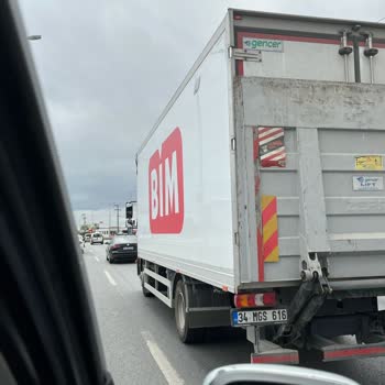 BİM Lojistik Aracının Tehlikeli Trafik Davranışları