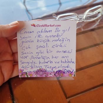 Anneler Günü'nde Hem Çiçekler Eksik Hem De Hizmet Kötüydü!