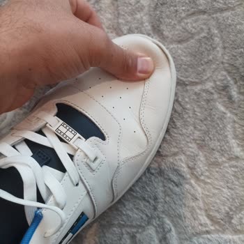 Zapatos Tommy usados recibidos por Amazon sin respuesta del soporte