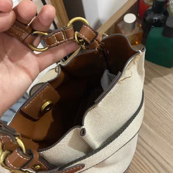 Zara'dan Aldığım Çanta Kısa Sürede Söküldü, Mağduriyetim Giderilmiyor