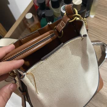 Zara'dan Aldığım Çanta Kısa Sürede Söküldü, Mağduriyetim Giderilmiyor