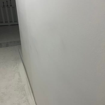 Silinebilir Denilen Boya Lekeleri Çıkarmıyor