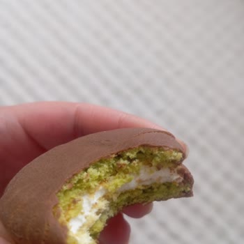 Luppo Antep Fıstıklı Sandviçte Görünen Bozukluk Ve Tuhaf Tat