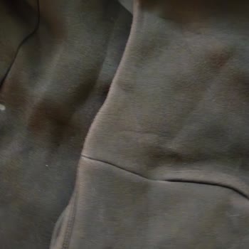 Nike Tech Fleece Ürününde Sarı Yanık Lekeleri Ve Değişim Talebi