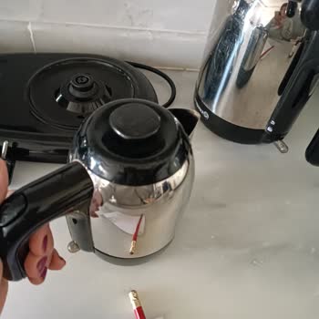 Kahve Makinesi Ve Çaycı Sürekli Arızalı, Değişim Talep Ediyorum